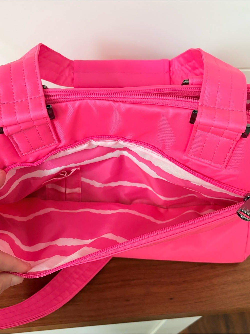 Lug Dilly Dally Hot Pink Quilted Convertible Tote Bag NWOT Barbie Travel Pockets - Picture 5 of 8